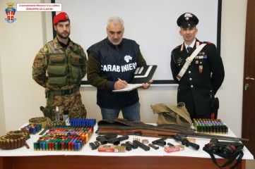 Deteneva illegalmente armi e munizioni - Carabinieri arrestano 70enne a Siderno