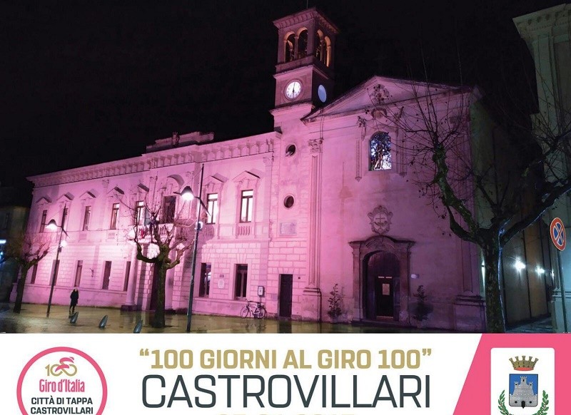 Castrovillari (CS) - 100° giro d'Italia: il palazzo comunale si tinge di rosa
