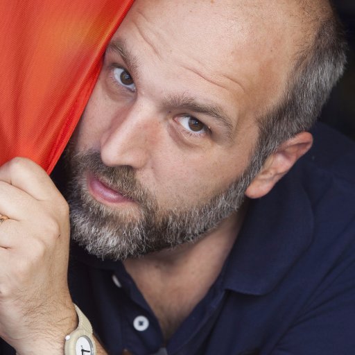 Catanzaro – Lorenzo Marone alla Ubik presenta “Magari domani resto”