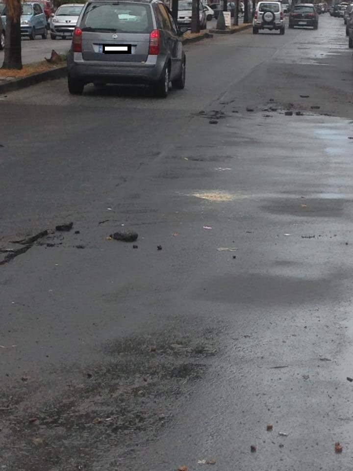 Reggio Calabria – Pioggia rovina strade appena asfaltate – FOTO