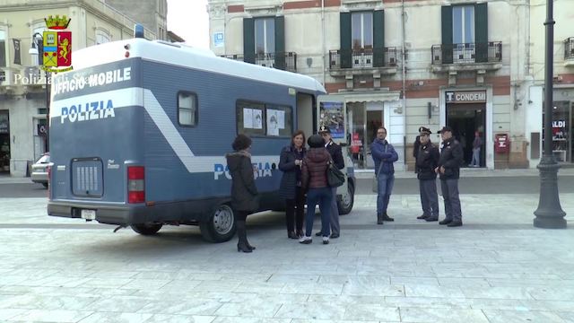 Reggio Calabria – La Polizia di Stato in Camper contro la violenza di genere