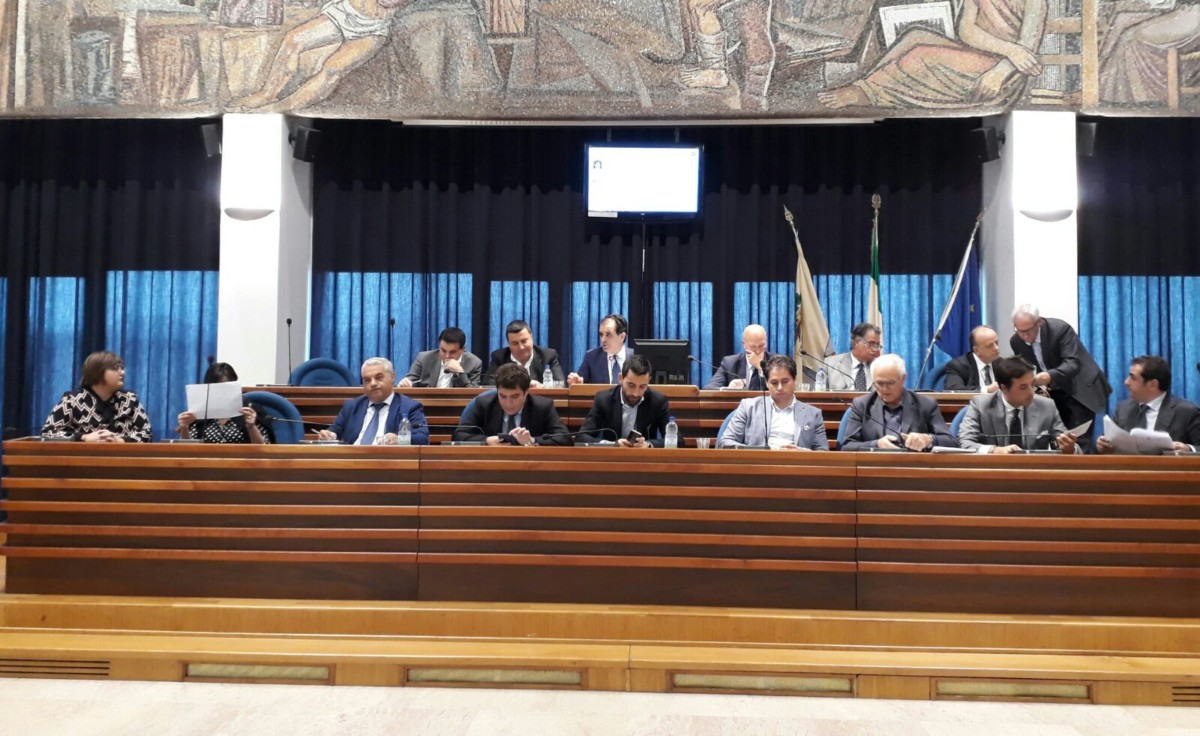 Dieci milioni di euro per la manutenzione di strade e scuole