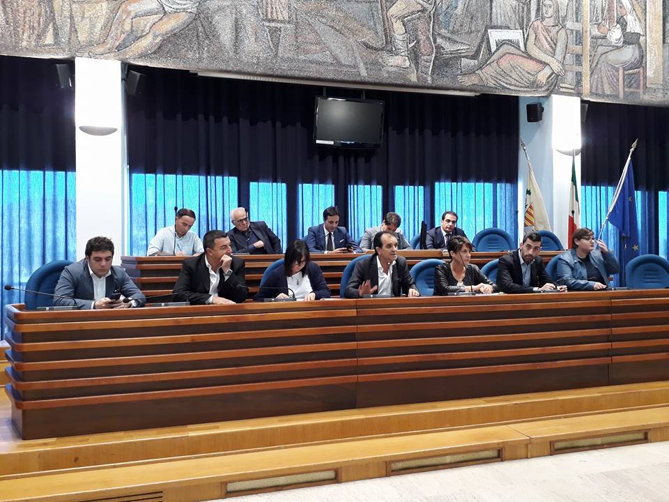 Dimensionamento scolastico a Catanzaro, riunione in Provincia