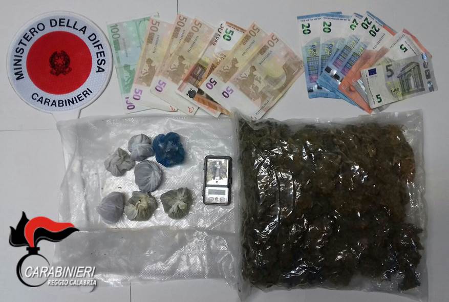 Reggio Calabria : trovato in possesso di 445 gr di marijuana, arrestato