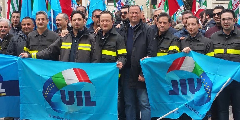 Pompieri​ ​precari