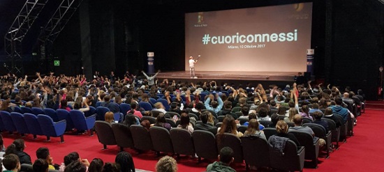 In Calabria cuoriconnessi, il progetto contro il cyberbullismo della Polizia