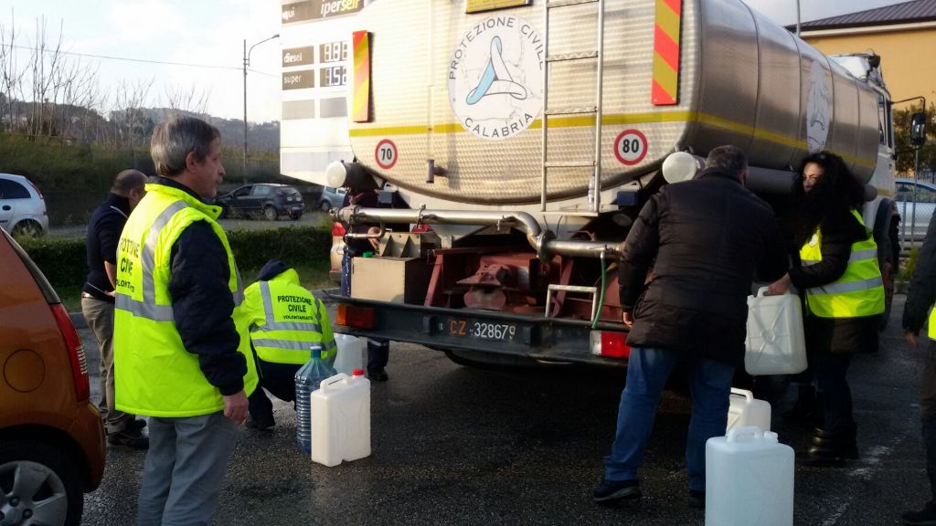 emergenza acqua-autobotti