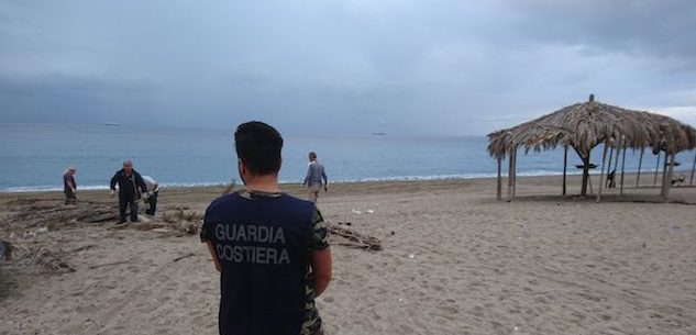 Rimosse coperture abusive sequestrate nel litorale di Palmi (RC)