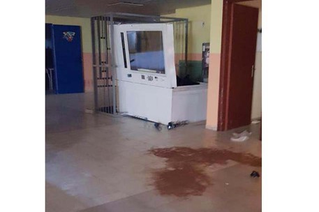 Isola Capo Rizzuto – Istituto comprensivo ‘Karol Wojtyla’ danneggiato da vandali