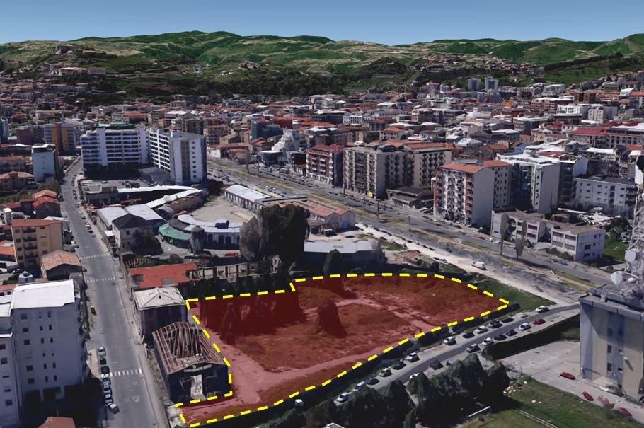 Bruciano rifiuti illegalmente, sequestrata area edificabile a Cosenza