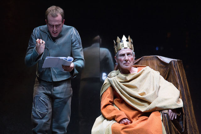 Cosenza – “Enrico IV” in scena al Tau, Carlo Cecchi porta in scena Pirandello