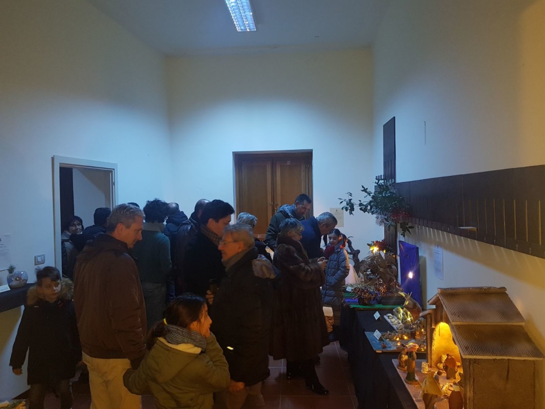 Cirò, inaugurata mostra presepi: successo di presenze