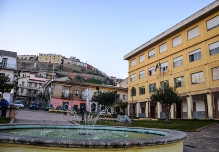 Trebisacce, il sindaco azzera la Giunta comunale