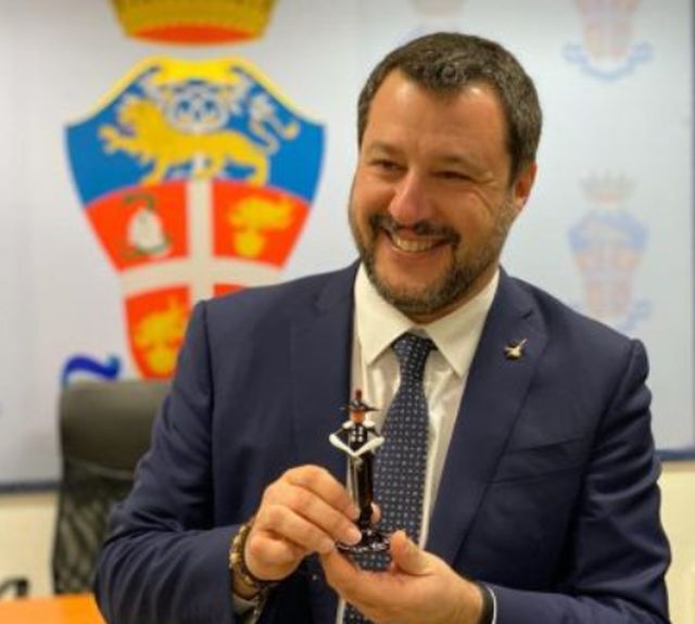 Salvini a Vibo Valentia: “Qui per ringraziare chi ha ripulito questa terra”