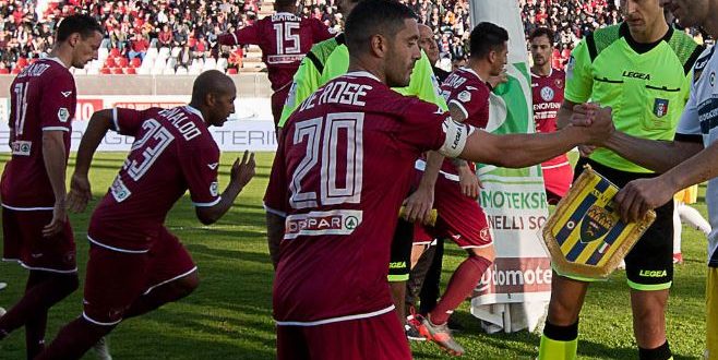 Il Monopoli ferma la corsa della Reggina, decisiva la superiorità numerica nella ripresa