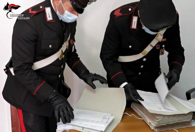 Africo Nuovo – In carcere o a lavoro ma prendevano il reddito di cittadinanza, 30 denunce