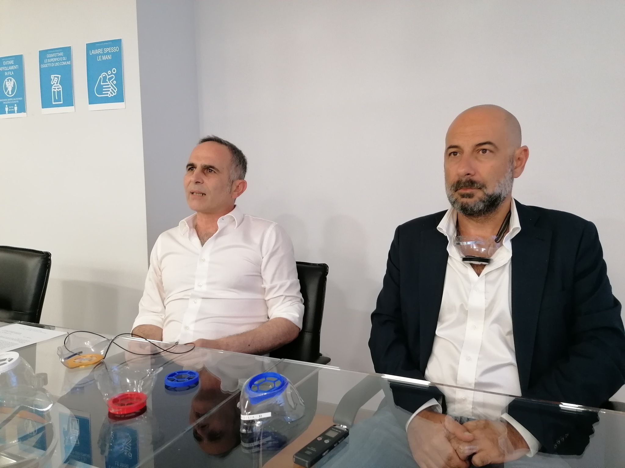 Reggio Calabria – La denuncia di Visionaria: “Noi abbiamo creato la mascherina pluriuso. Il Commissario straordinario spieghi la partnership con Padova”
