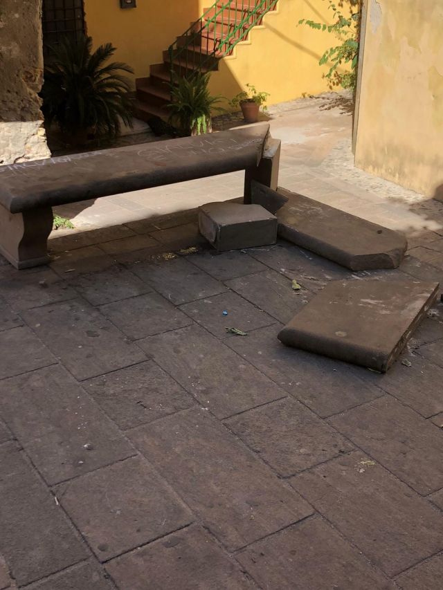 Crotone – Atto vandalico nel centro storico: l’intervento dell’amministrazione comunale