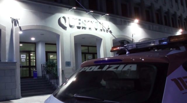 Reggio Calabria – Tenta di strangolare ex fidanzata che si salva rifugiandosi in Questura, arrestato 38enne