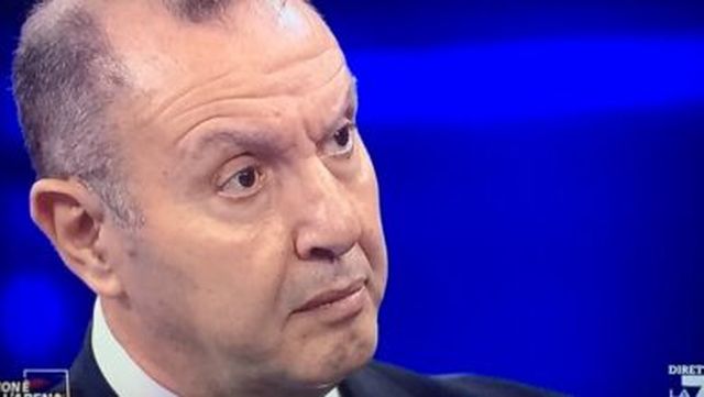 Signor Generale, se ha bisogno di un medico, come dice Lei, chieda a Maria, idda sapi…