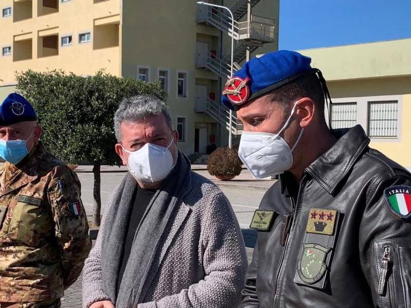Covid-19, Spirlì visita il II reggimento Aves Sirio: «Angeli custodi della Calabria»