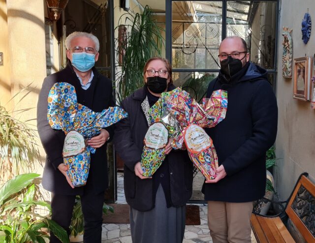 Il Lions Club Reggio Calabria Host regala le uova di Pasqua a tutti i bambini di Villa Bethania Christi
