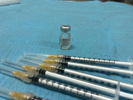 Vaccini: in comune del Cosentino nessun over 80 ha avuto dose