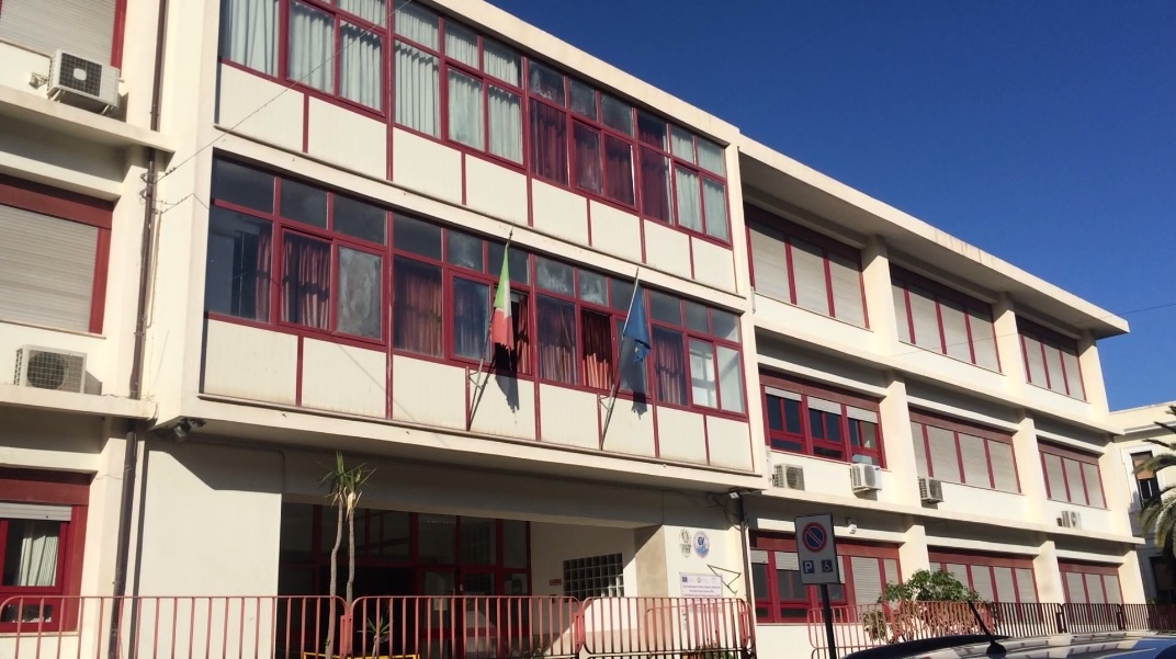 Reggio Calabria – L’Istituto Comprensivo “Carducci-Vittorino da Feltre” si trasforma in punto vaccinale