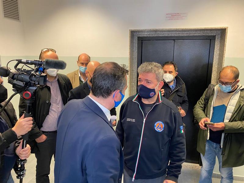 Villa Bianca, sopralluogo di Spirlì: “Lunedì i primi 15 posti letto”