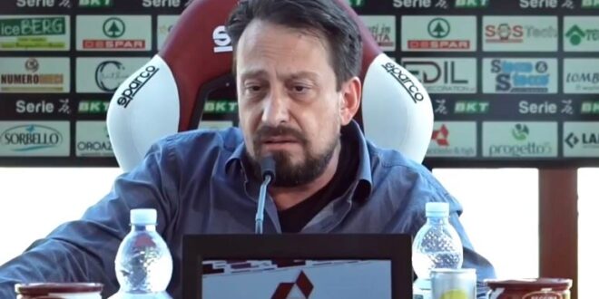 La Reggina 1914 comunica che venerdì 21 maggio alle ore 15, il presidente Luca Gallo incontrerà gli organi di stampa presso lo stadio Oreste Granillo.  Le richieste di partecipazione dovranno pervenire entro (e non oltre) le ore 16 di giovedì 20 maggio alla casella di posta stampa@reggina1914.it o attraverso un messaggio al responsabile dell’Ufficio Comunicazione Giuseppe Praticò.  Si raccomanda altresì di presentarsi all’evento muniti di autocertificazione, guanti e mascherina, al fine di garantire le giuste misure di sicurezza.