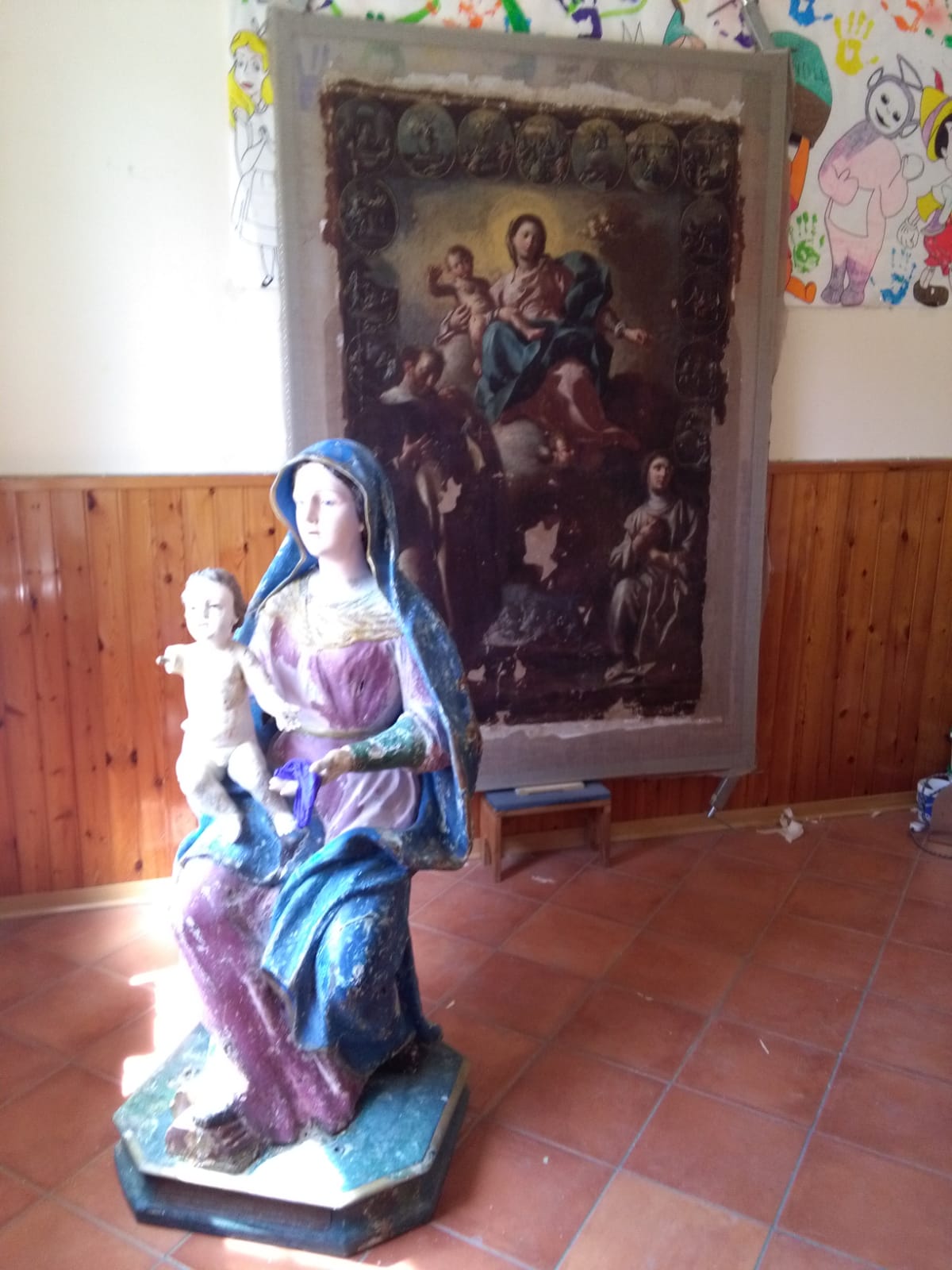 Gli alunni della scuola di Calopezzati seguono il restauro delle opere d’arte della parrocchia