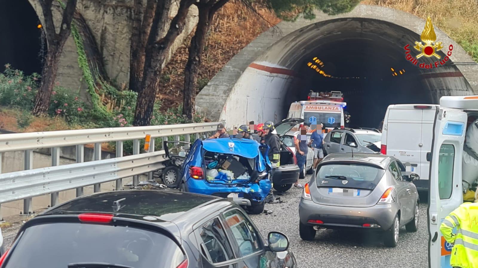 Grave incidente stradale nel comune di Messina (foto)