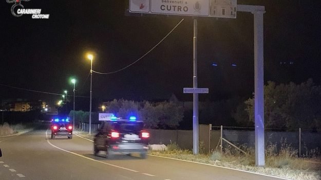 Aggressione brutale a Cutro, 4 arresti