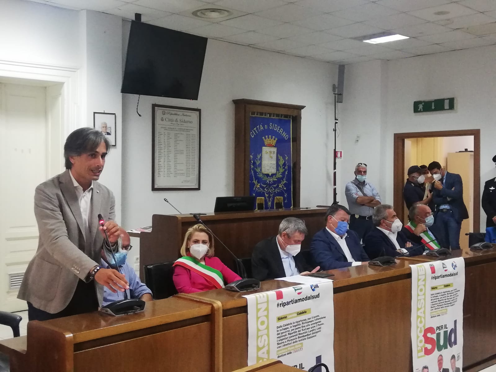Falcomatà a Siderno all’incontro con i segretari della triplice: “Sindacati sostengano battaglia per il superamento della spesa storica”