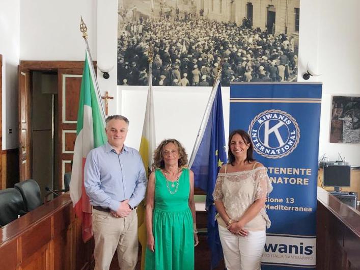 Insediato il Garante dell’infanzia comunale a Villa San Giovanni. Prima riunione con il Kiwanis, l’amministrazione e i servizi sociali