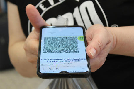 Green pass obbligatorio per iniziative nel cosentino