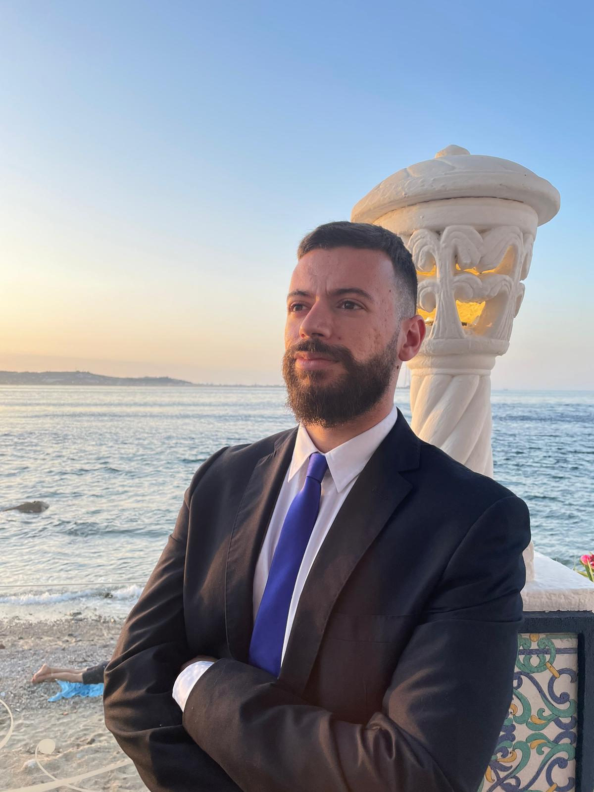 «Dignità»: la poesia del giovane reggino Domenico Arcudi, dedicata ai giovani in difficoltà