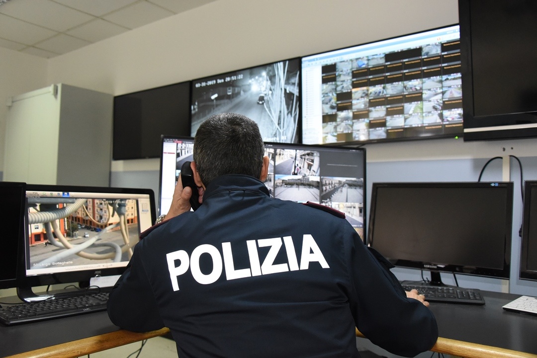 Reggio Calabria - Polizia arresta una donna per estorsione a due anziani - Vimarsana News