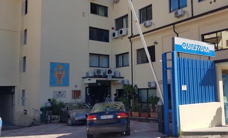 Balli e assembramenti, chiusi due locali per violazione delle misure anti-Covid