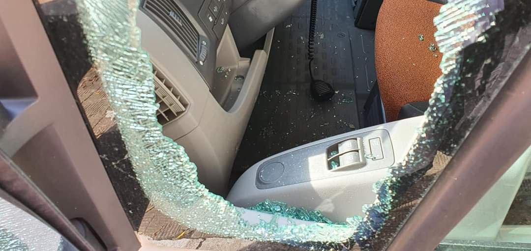 Reggio Calabria, vandali distruggono ambulanza della Croce Rossa (FOTO)