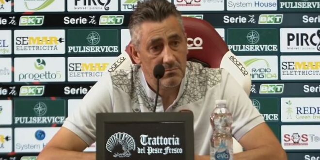 Reggina, Aglietti: “Frosinone costruito per vincere, turn-over? Normali avvicendamenti”