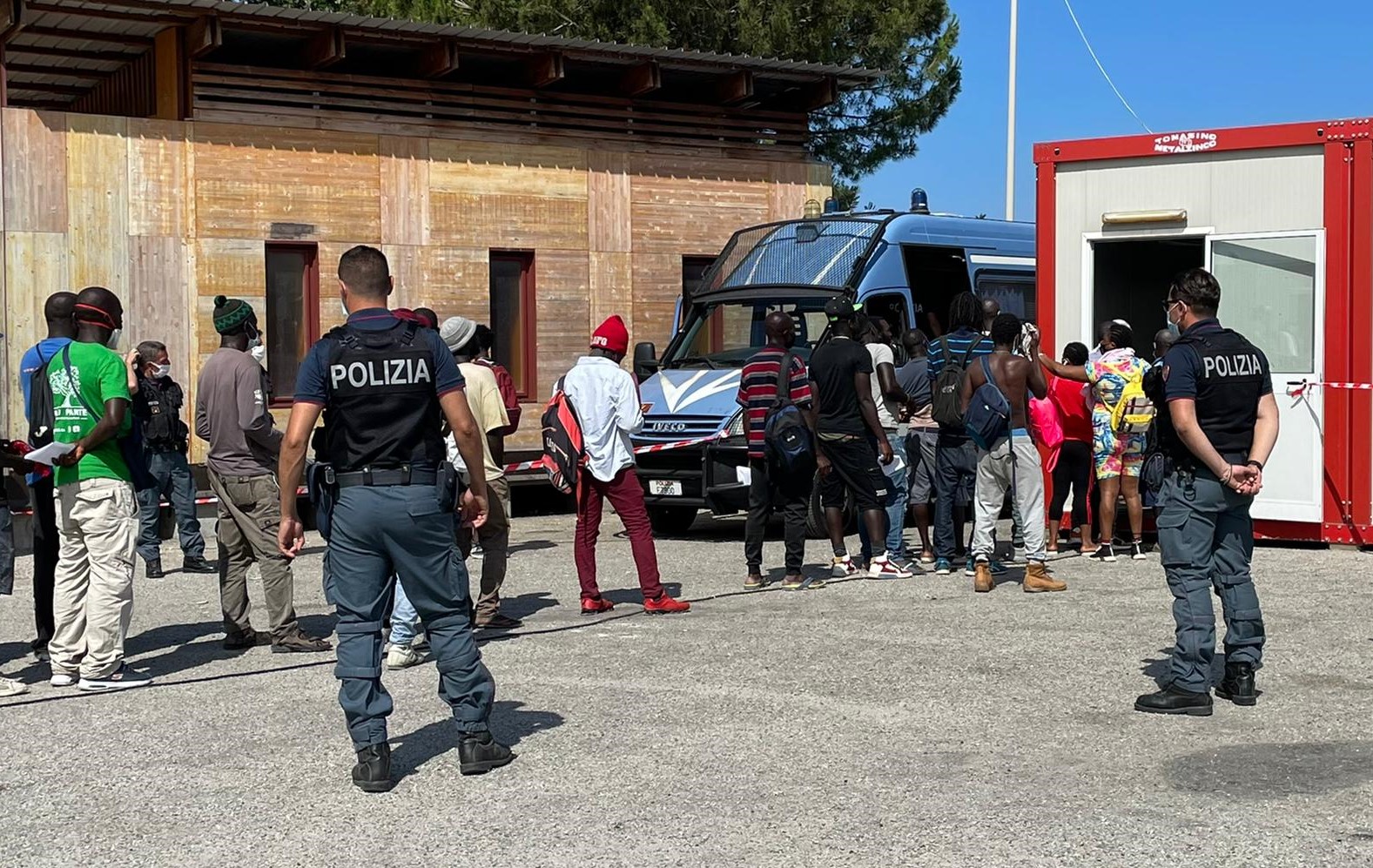 Tendopoli di San Ferdinando: prosegue la campagna di vaccinazione anti Covid-19