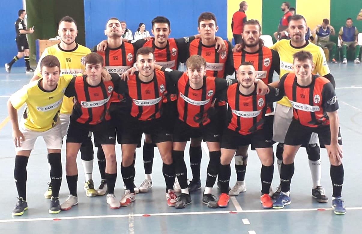 Calcio a 5 – L’Ecosistem Lamezia Soccer pareggia e rimane in testa