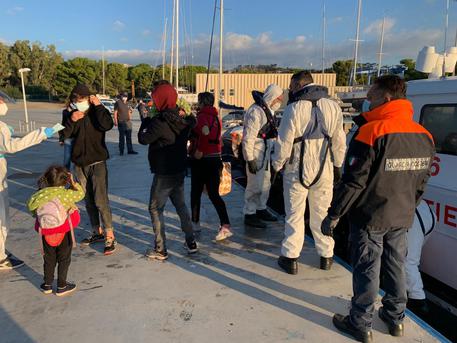 Migranti: ancora sbarchi nella Locride