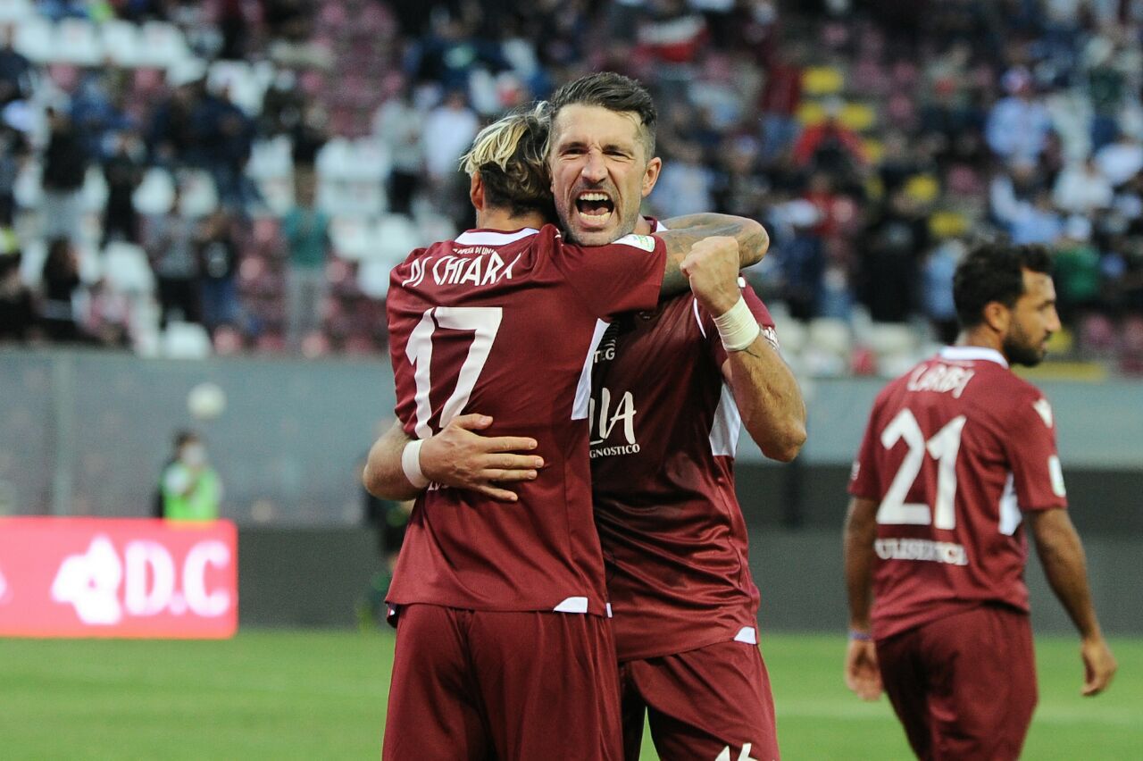 Reggina-Parma, spettacolo sugli spalti e degli amaranto in campo: la fotogallery