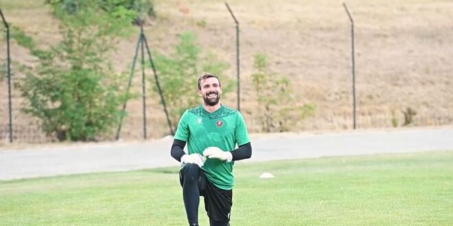 Reggina: “schiaffo ad avversario”, Micai punito dal giudice sportivo: torna a novembre