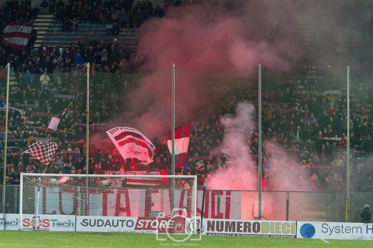 Tifosi della Reggina aggrediti a Pisa