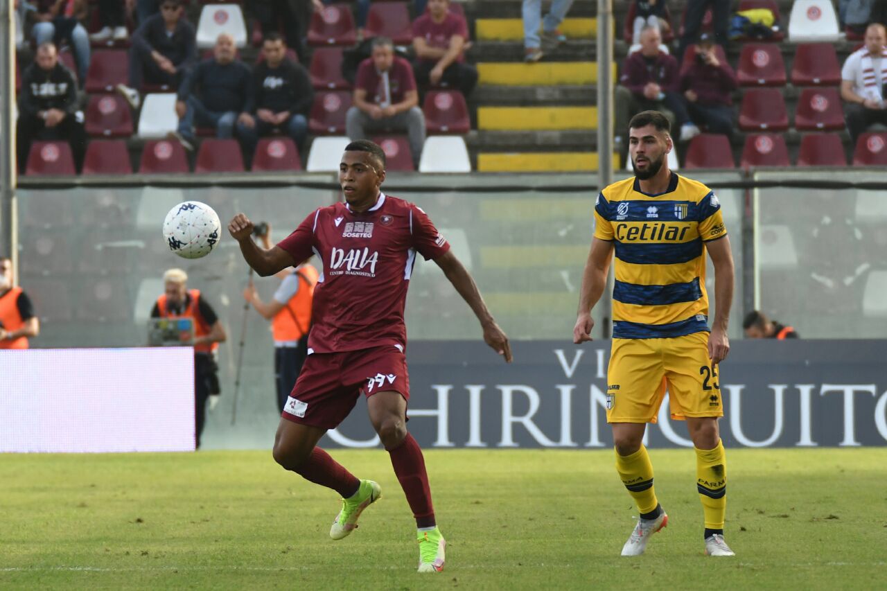 Reggina-Parma, spettacolo sugli spalti e degli amaranto in campo: la fotogallery