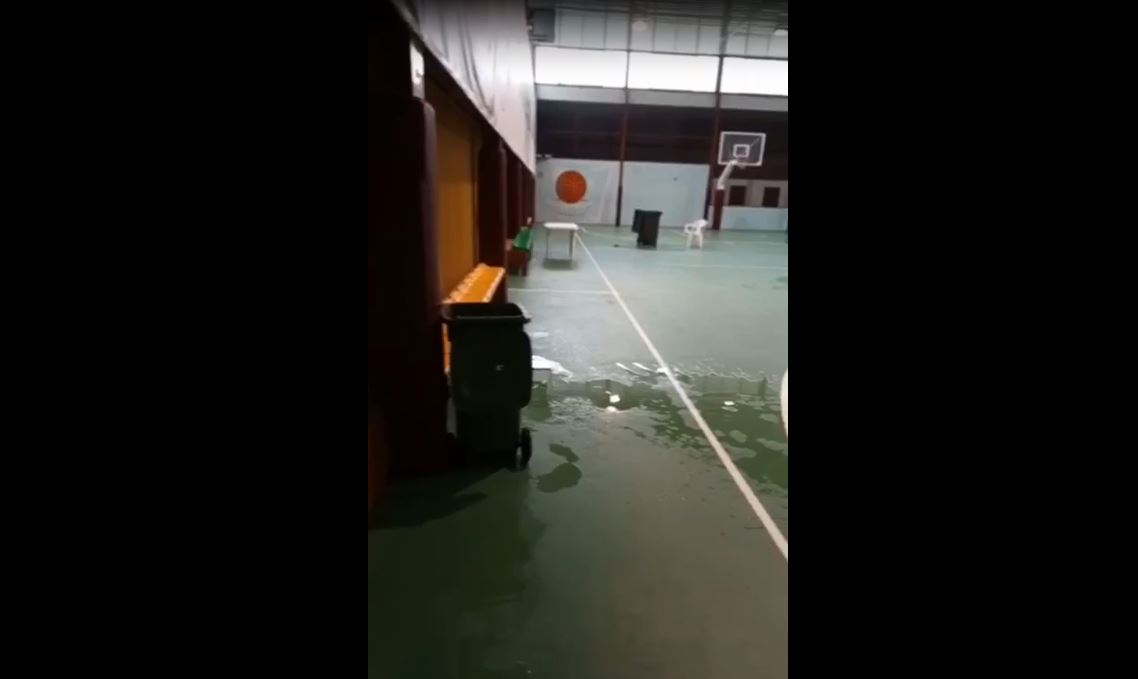 Reggio Calabria – Allo Scatolone piove “dentro” (VIDEO)