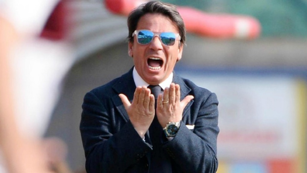 Catanzaro-Messina, Capuano furioso: “Trattati come  bestie, 6 ore in mezzo alla strada, un toast in 14 ore, pagina vergognosa”